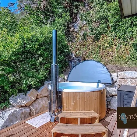 Acme View & Nordic Bath