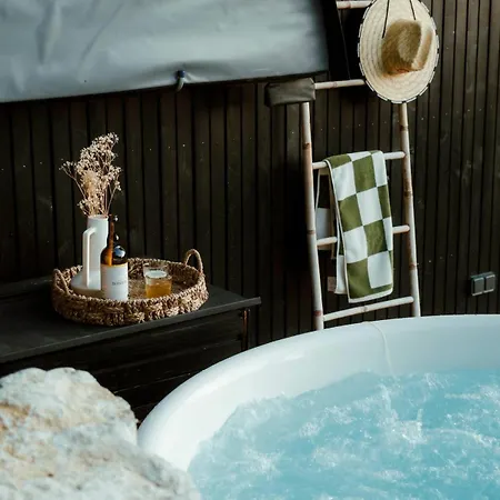 Acme View & Nordic Bath * Talloires